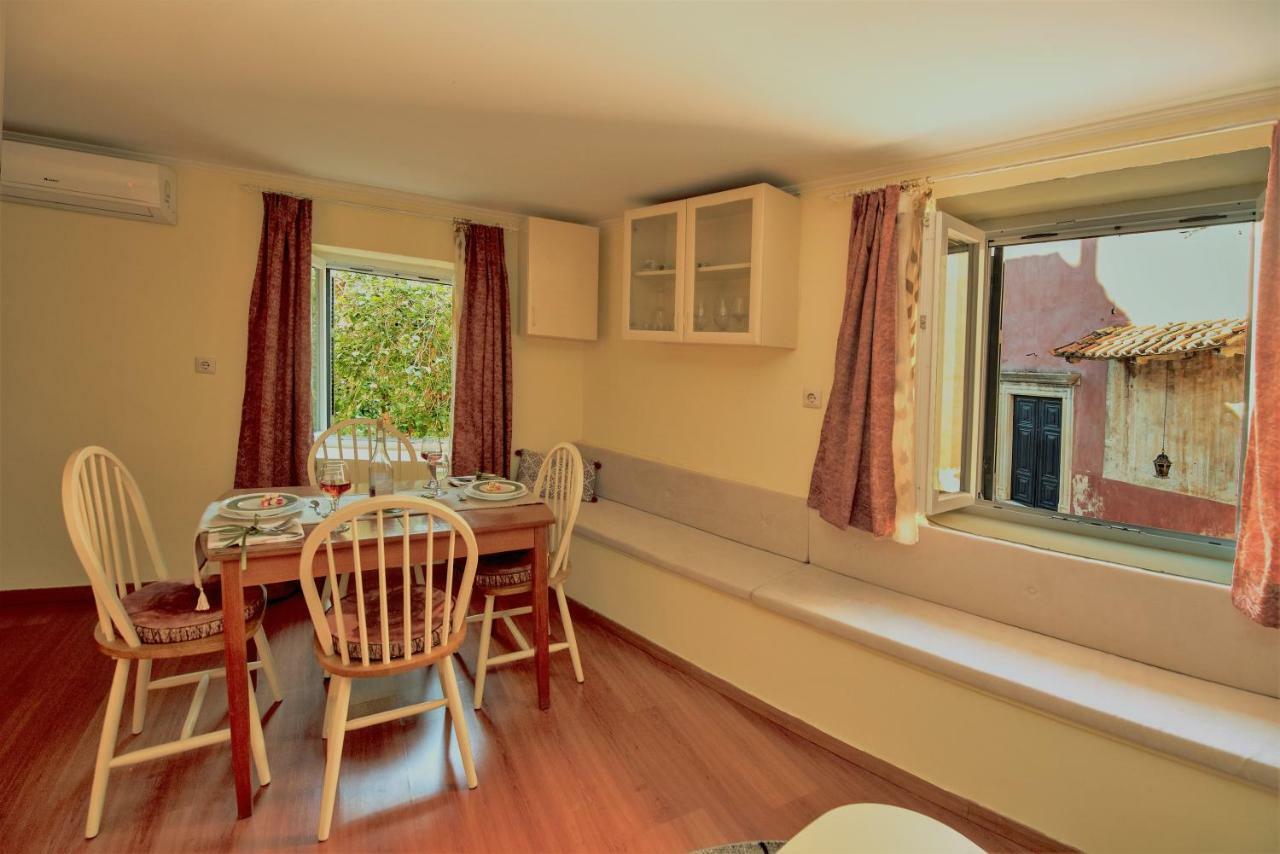 Venetian Well Cozy Apartment Corfu Old Town Exterior photo